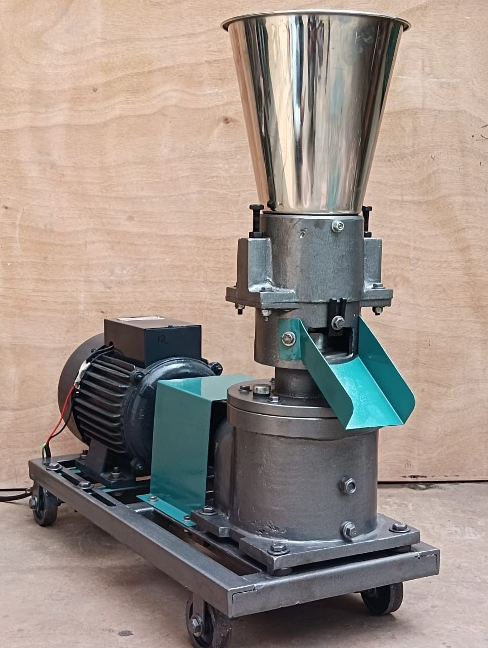 20 HP Heavy Duty Cattle Feed Pellet Machine – Industrial Micro Mill